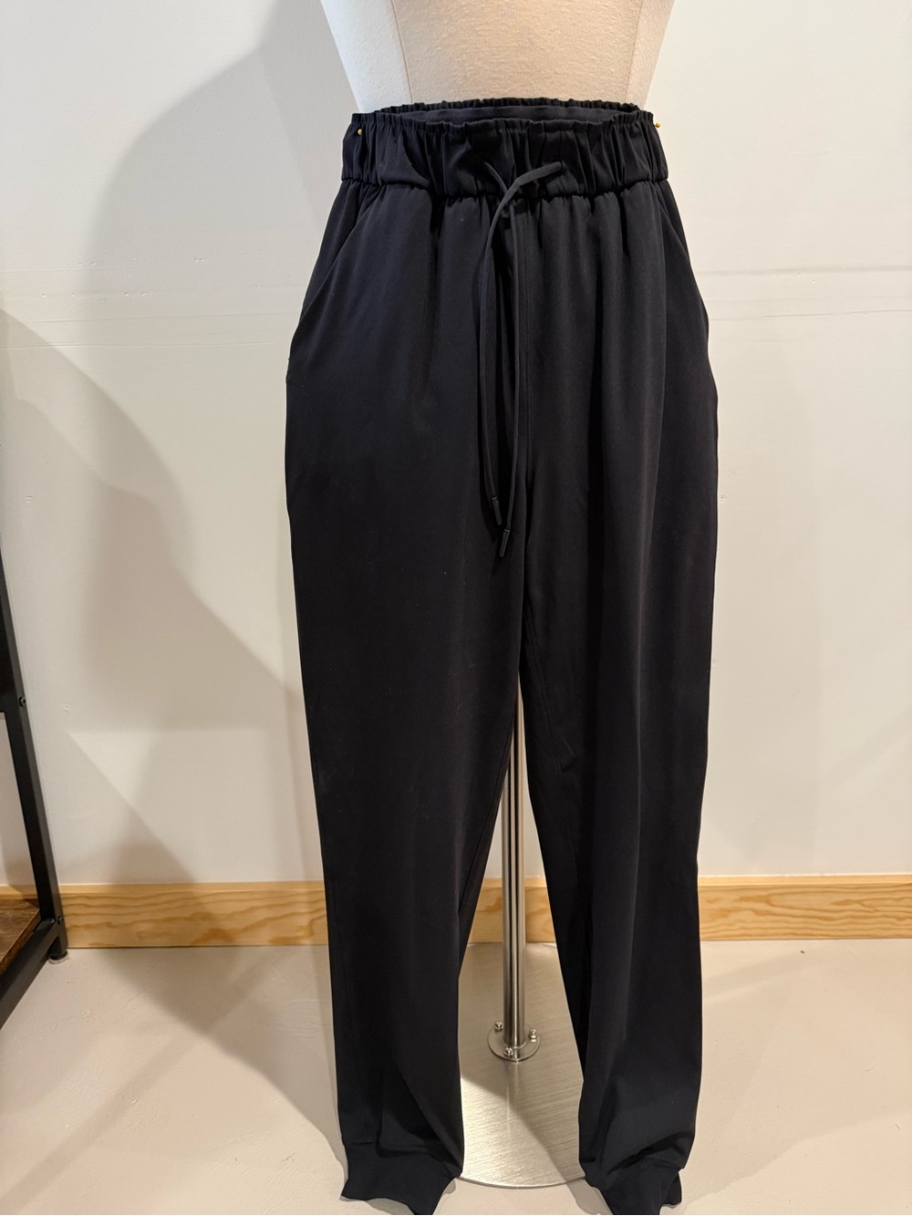 Lulu Lemon black nylon/lycra workout pants